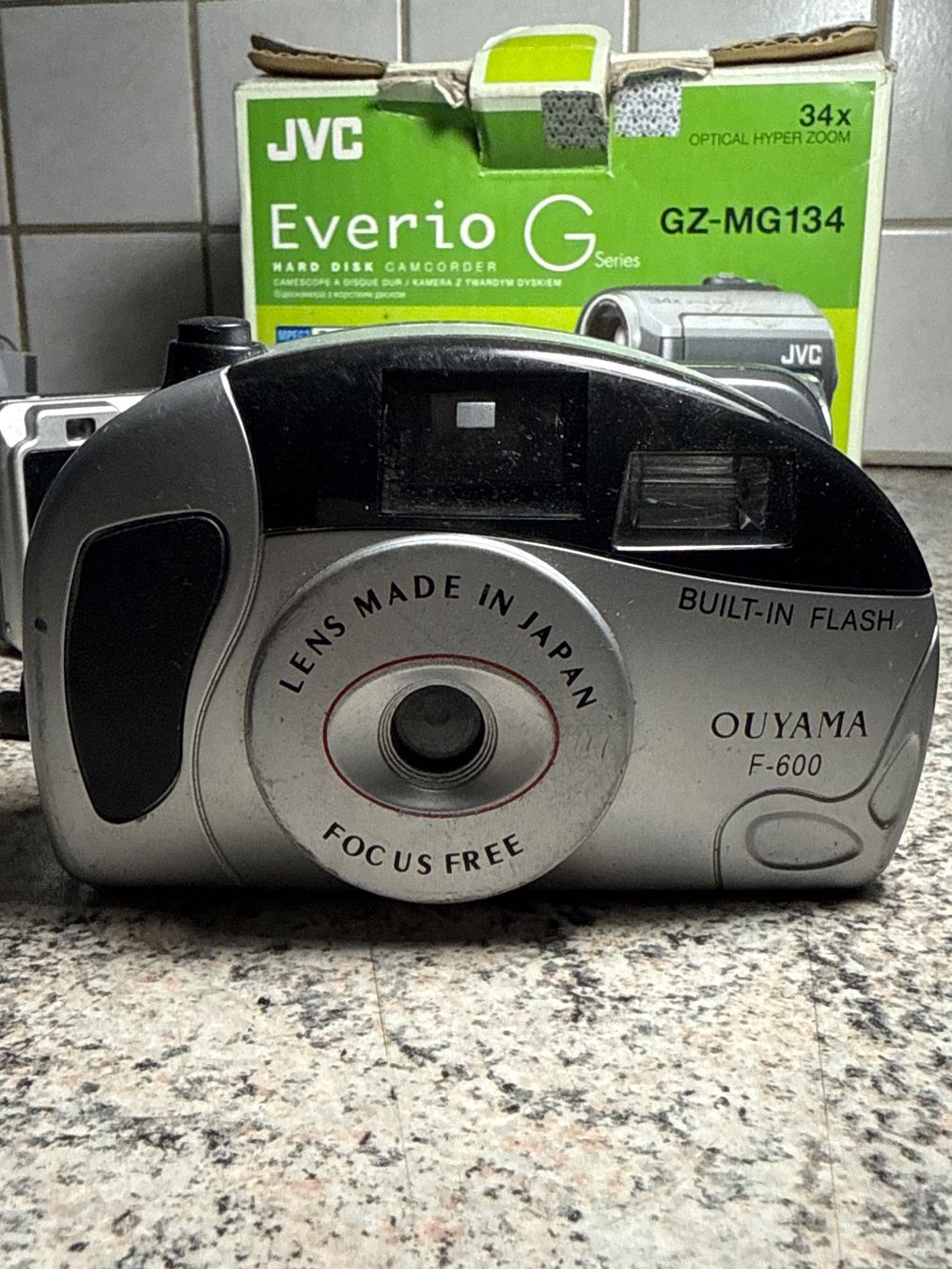 JVC Videocamere: Lot caméra appareil photo – Usato da St imier venduto da sav_bjf9 7