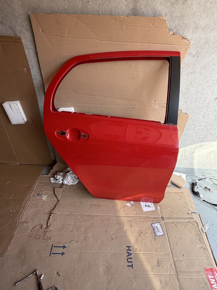 Toyota Tutti pezzi di ricambio auto: Toyota Yaris – Usato da Allschwil venduto da Rene701 1
