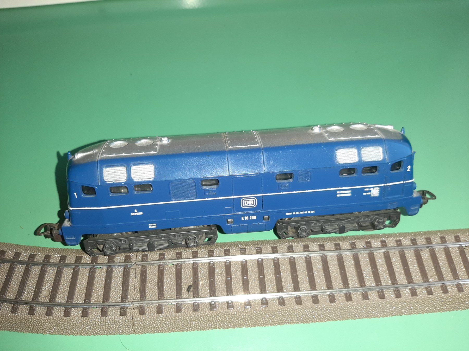 Lima Modelleisenbahnen: LIMA 21E10 238 – Gebraucht aus Avully von RIVALIS