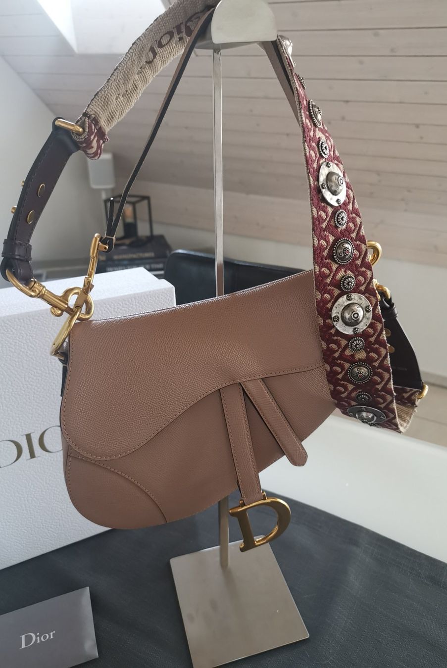 Dior Sacs femmes: Dior Saddle Bag medium mit Guitar Strap – D'occasion à Fehraltorf par freeform2020 2