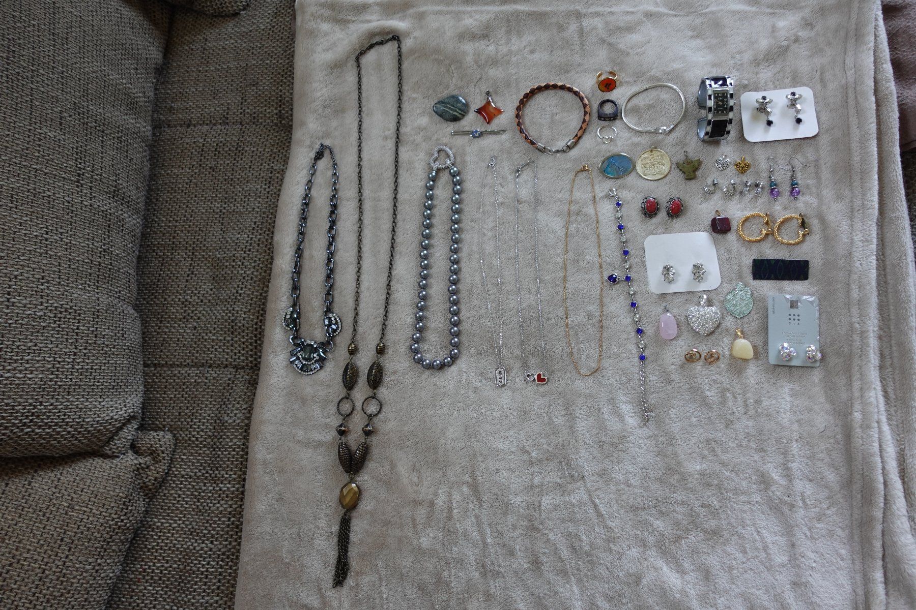 Altri gioielli: 1 schönes 45 teiliges Modeschmuck Set – Usato da rorschach venduto da Babsi64