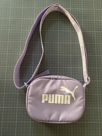 Umhängetasche Puma lila mit Logo top Zustand