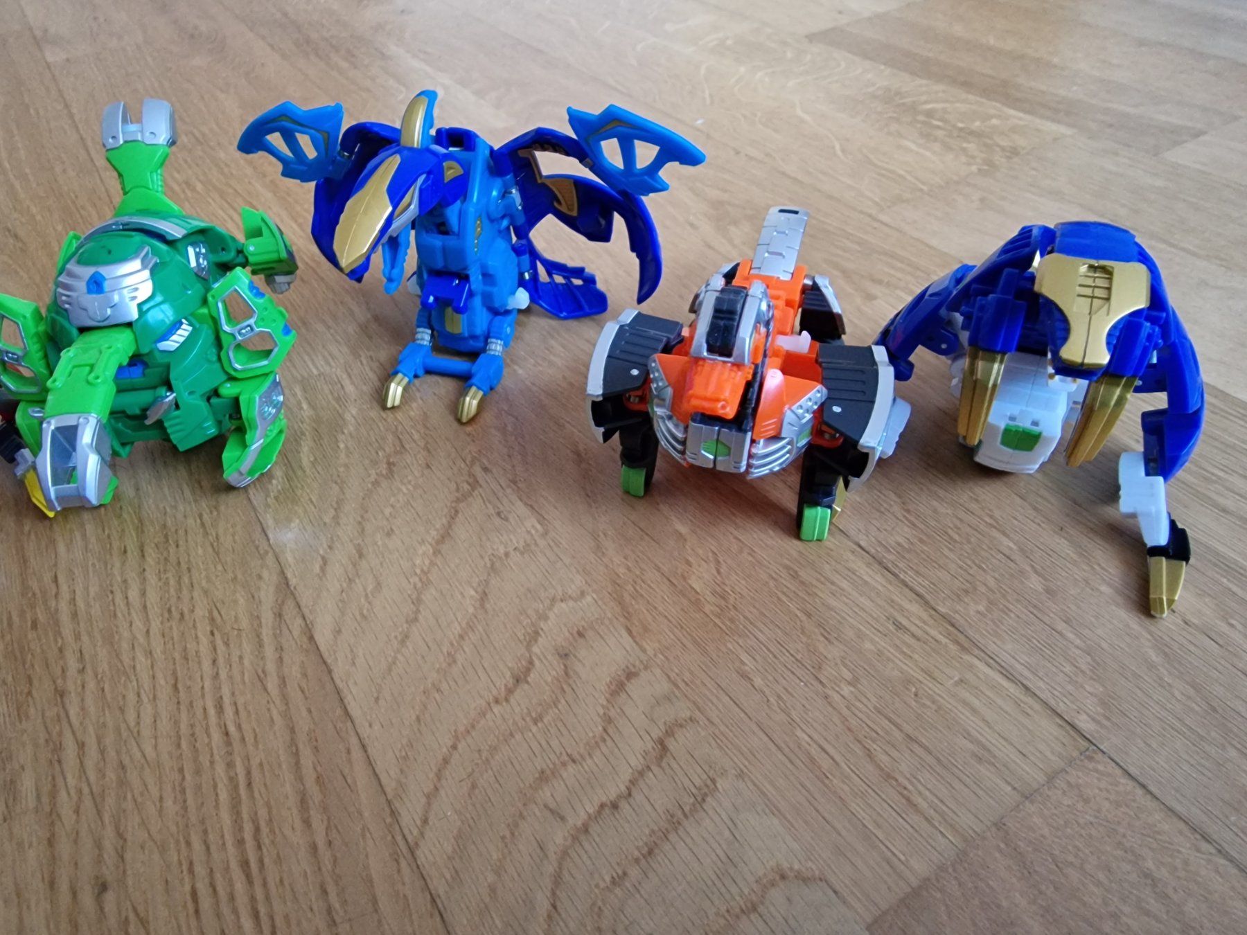 Spielzeuge: Hello Carbot Figuren Set 7 teilig – Gebraucht aus Würenlingen von zezy 3
