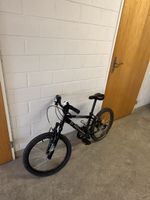 Kinder Mountainbike Rockrider ST500 schwarz 20 Zoll
