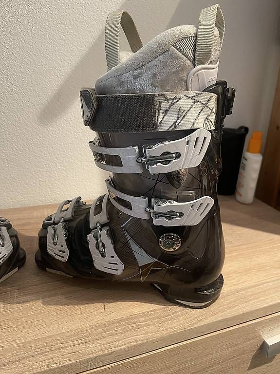 Damenschuhe: Scarponi sci Atomic Hawx 100 pro t2 – Gebraucht aus Davesco-Soragno von lud_d9wn