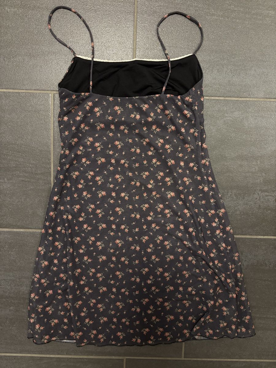 Bershka Kleider: Bershka Kleid in grau M – Neu (gemäss Beschreibung) aus Rümlang von svent 9