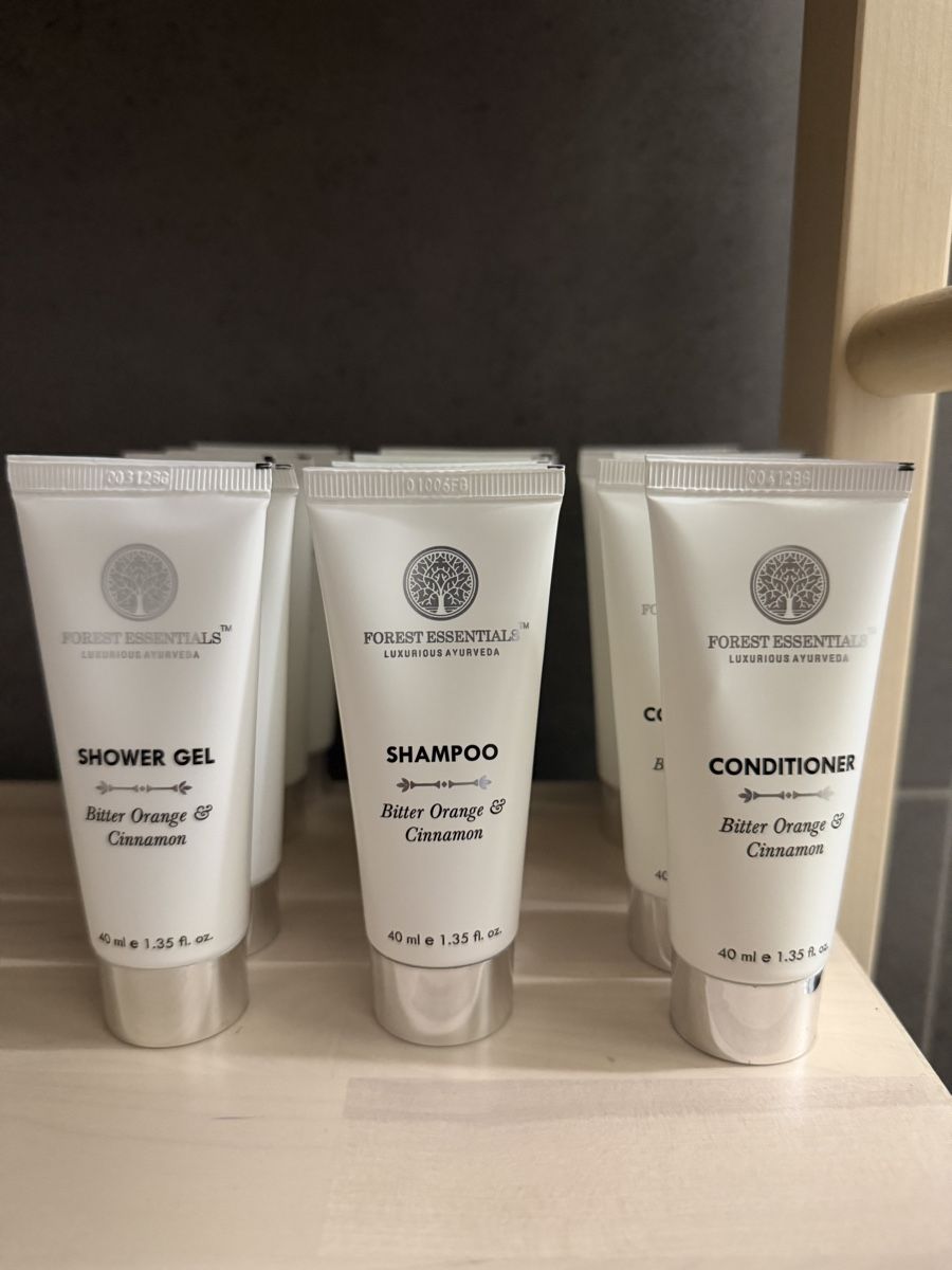 Prodotti per capelli: Forest Essentials Ayurveda 5x Shampoing 40mL – Nuovo e nell'imballaggio originale da Lausanne venduto da Stephaniesdressing
