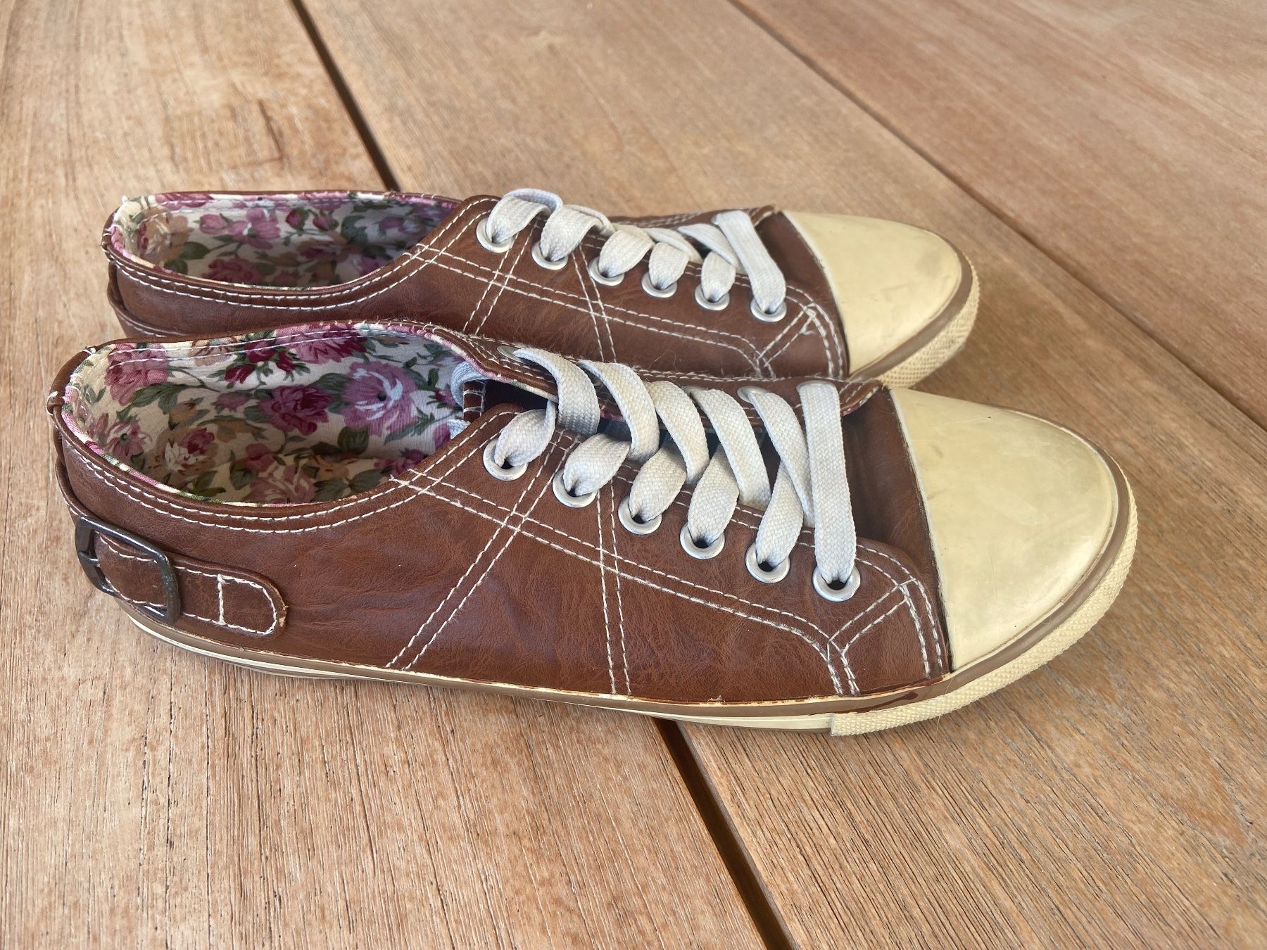 Scarpe da donna: Turnschuhe 36 – Usato da Widnau venduto da Imani 1
