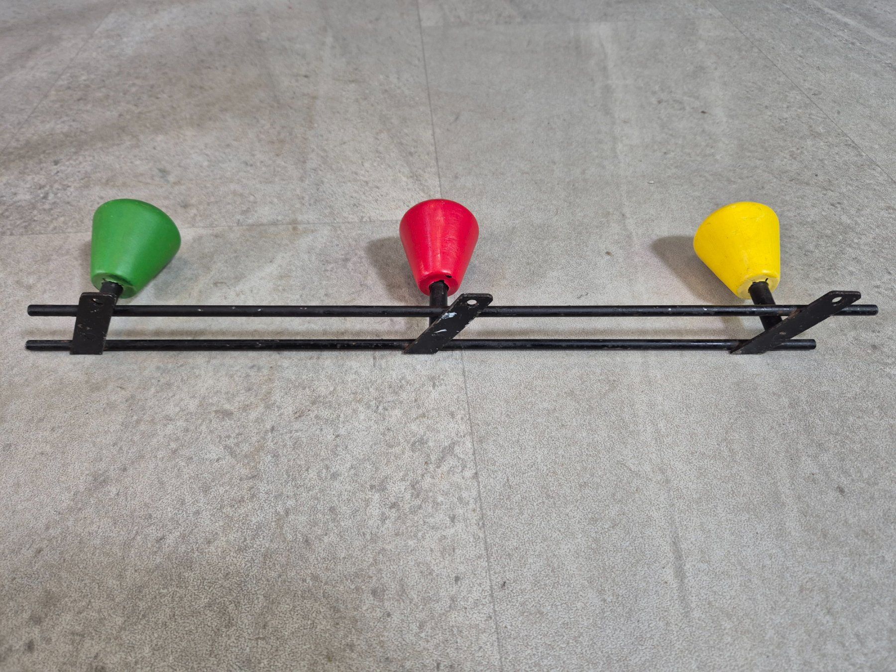 Guardaroba: 1950 Wall Coat-Rack, Wandgarderobe Design Garderobe – Usato da Nottwil venduto da Wondewa-Shop 5