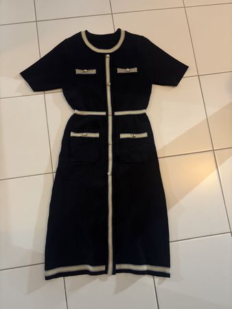 Elegantes Kleid, schwarz mit Goldakzenten, Gr. S