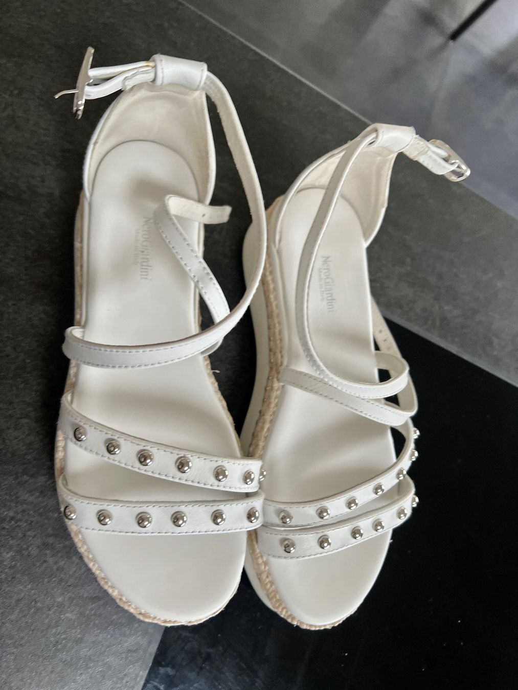 Scarpe da donna: Sandale NeroGiardini IT blanc en cuir T37 NEU – Usato da Porrentruy venduto da SYANKA 6