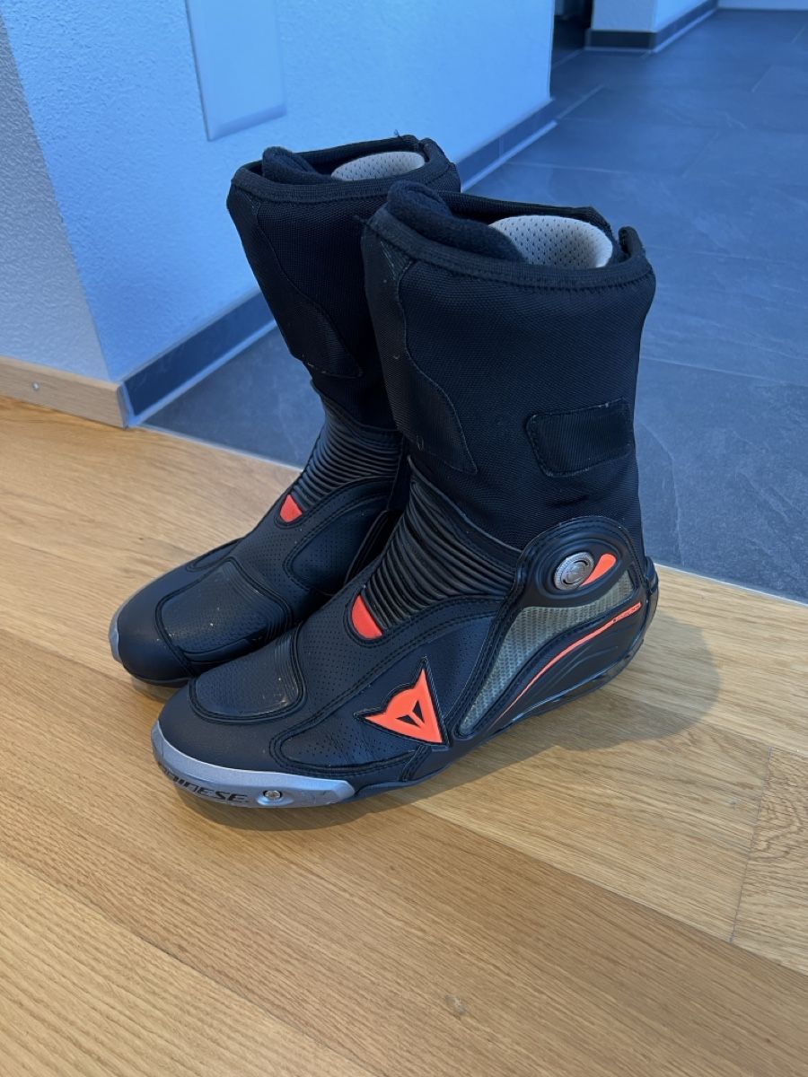 Scarpe da uomo: Dainese Axial D1 Grösse 42 – Usato da Rüeggisberg venduto da NVisuals 1