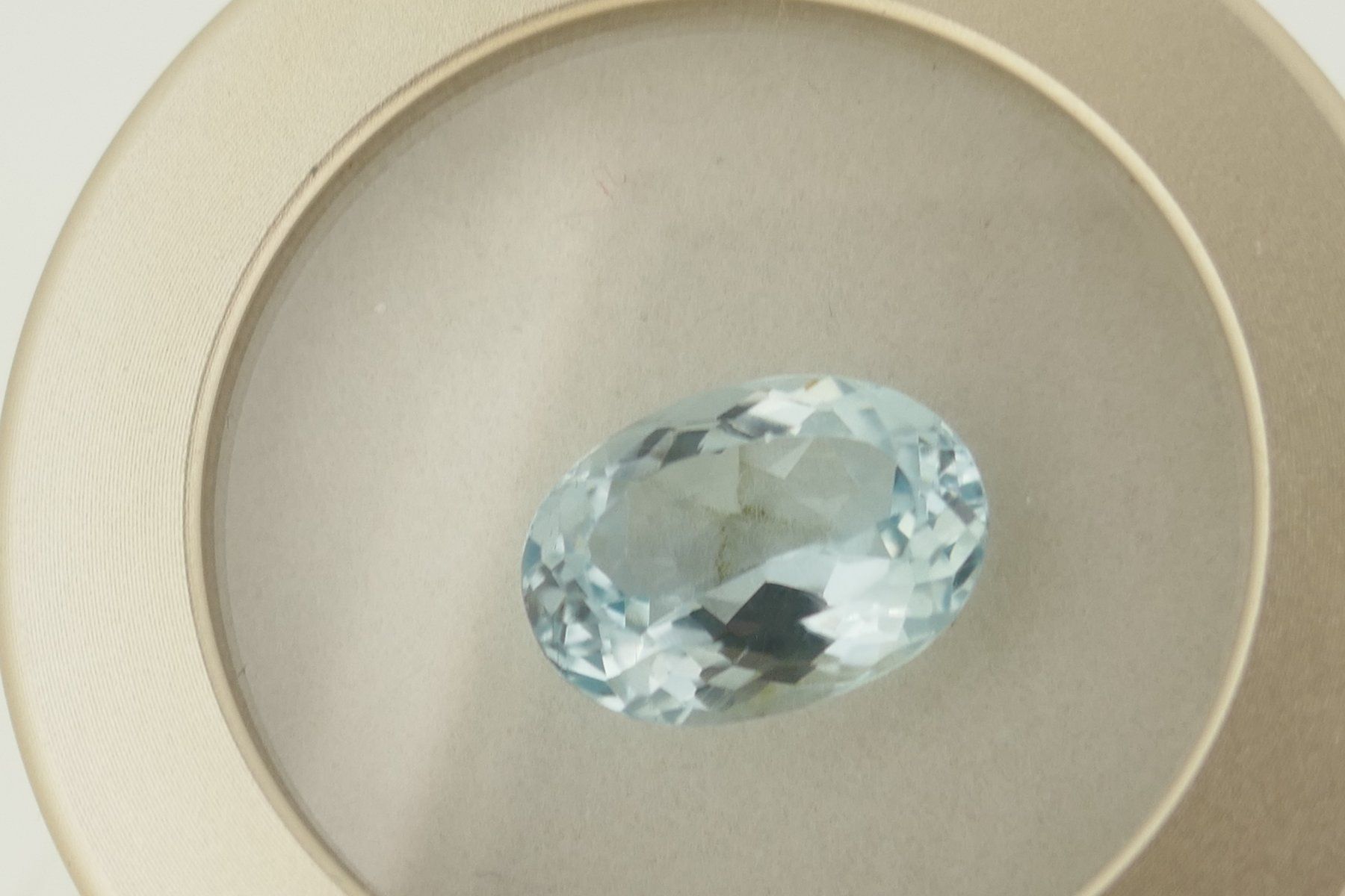 Pietre preziose: AQUAMARIN 5,91 Carat mit Expertise – Usato da Schaffhausen venduto da swisswatches-andmore 4