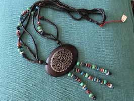 Collier bijoux ethnique bois et pierres