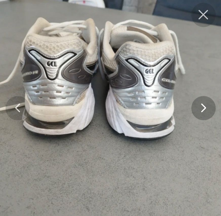 Asics Scarpe da uomo: Asics Laufschuhe Grösse 45 neuwertig – Usato da Zürich venduto da Zeus_93 1