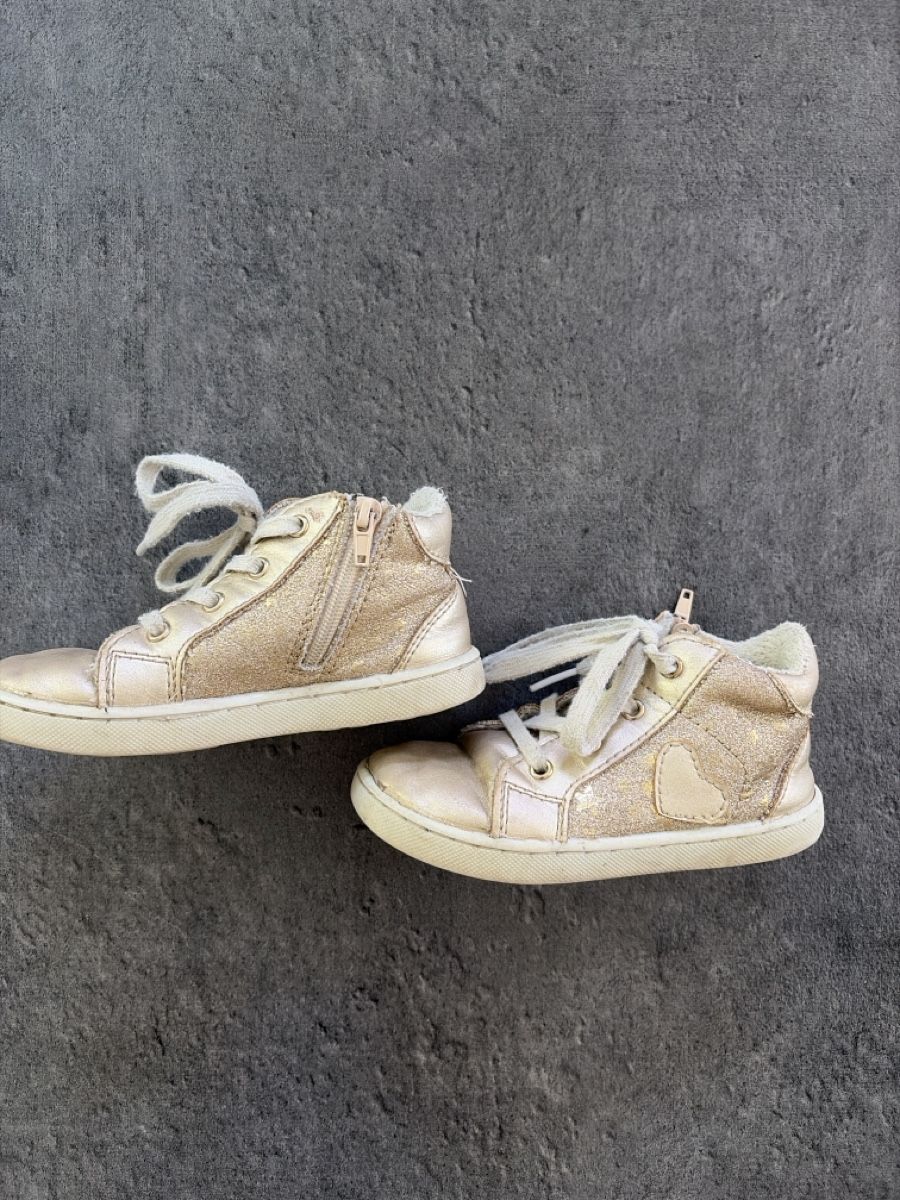 Scarpe per ragazze: Chaussures dorées fille, taille 24 – Usato da Liddes venduto da Couik 1