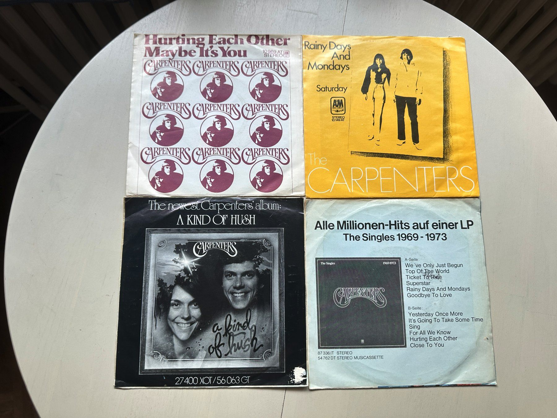 Schallplatten: CARPENTERS tolle Single Sammlung Please Mr. Postman Beatles – Gebraucht aus Basel von Partridge 1