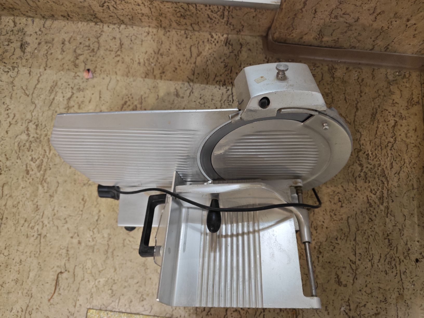 Komplettküchen: Fleischschneidemaschine Edelstahl Gastro gebraucht – Gebraucht aus Langnau Am Albis von sul_rm8c