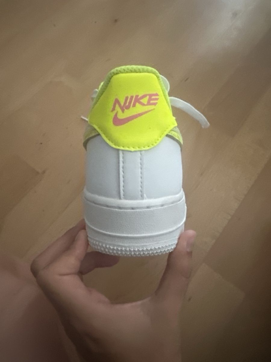 Nike Scarpe da uomo: Nike Air Force 1 LV8 – Nuovo (secondo la descrizione) da Richterswil venduto da 1808 2