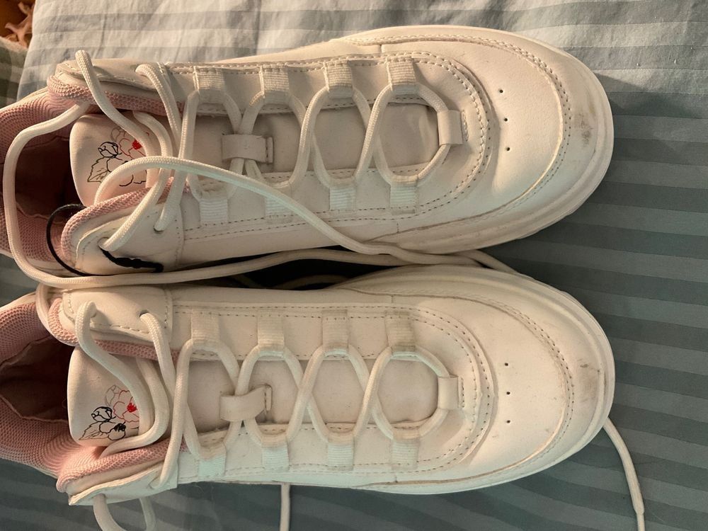 Bershka Scarpe da donna: BERSHKA platform sneakers gr39 – Usato da Regensdorf venduto da amb_n5n7 5