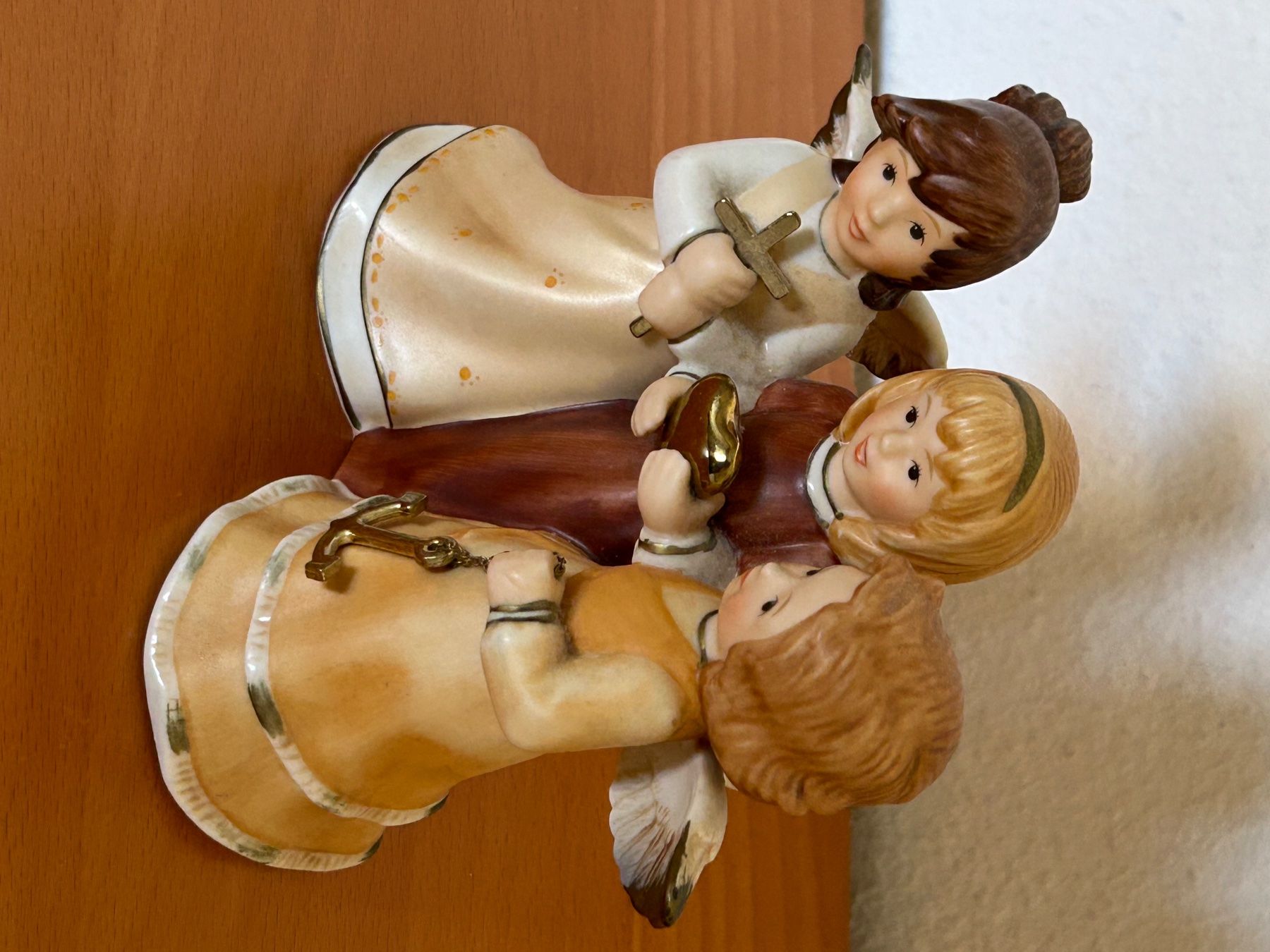 Statuette: GOEBEL Figur  LIEBE  GLAUBE  HOFFNUNG  Limitiert – Usato da Olten venduto da Pablo7 5