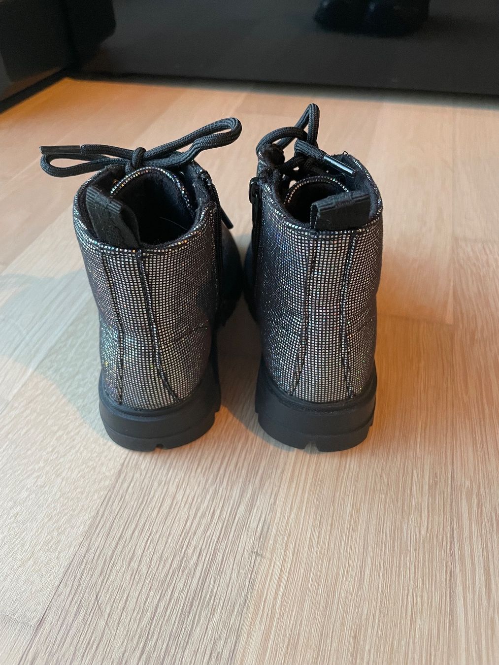 Zara Schuhe für Mädchen: Zara Stiefel Mädchen Grösse 23 – Gebraucht aus Zürich von catutska 2