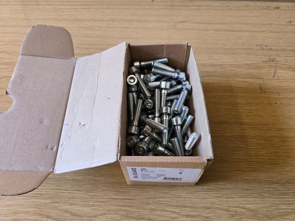 Bosshard BN4 M10x45 Schrauben verzinkt- blau ab 1.- (Gebraucht) in ...