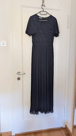 Abendkleid im Hosen Style