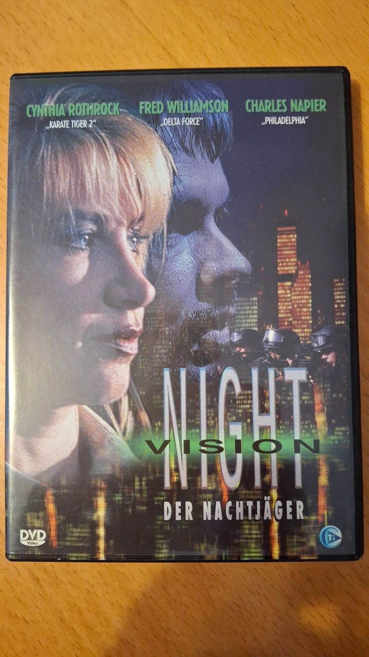 Tutti i DVDs: Night Vision – Der Nachtjäger – Usato da Bern venduto da FloridaPanthers