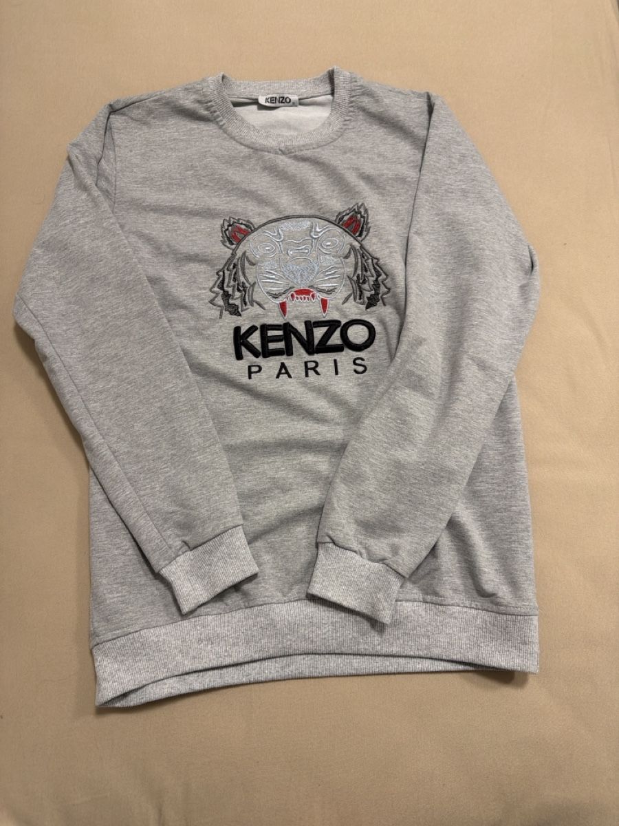 Pullover & Sweatshirts: grauer Pullover – Gebraucht aus Dietikon von kar_x57m