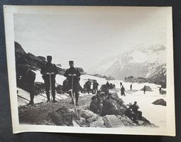 VINTAGE FOTO SCHWEIZER ARMEE SOLDATEN UND OFF. IM FELDE