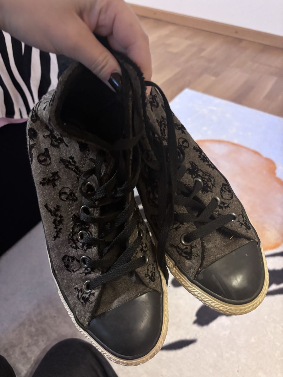 Converse Scarpe da uomo: Converses rembourrées – Usato da Saxon venduto da Mel_b224
