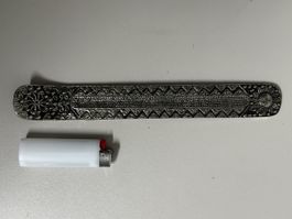 Räuchstäbchenhalter Metall verziert mit Sonnensymbol neu