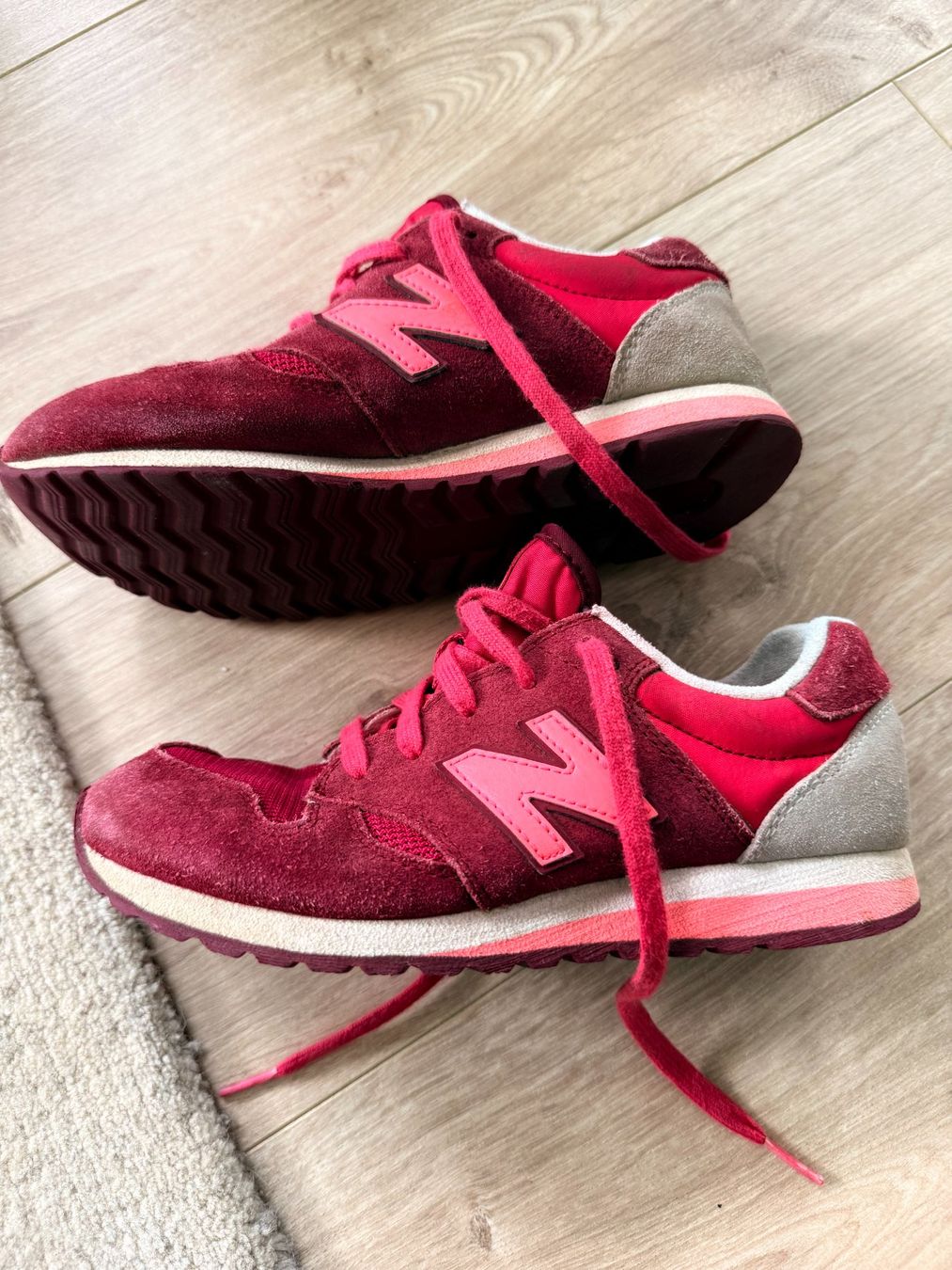 New Balance Scarpe per ragazze: Sneaker New Balance Gr. 34.5 – Usato da Chambésy venduto da mariuselus 1