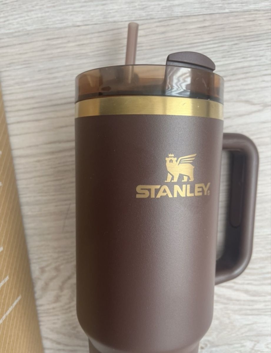 Stanley Borracce & Thermos: Gourde Stanley Neuve – Nuovo (secondo la descrizione) da Neuchâtel venduto da xiao_bei 1
