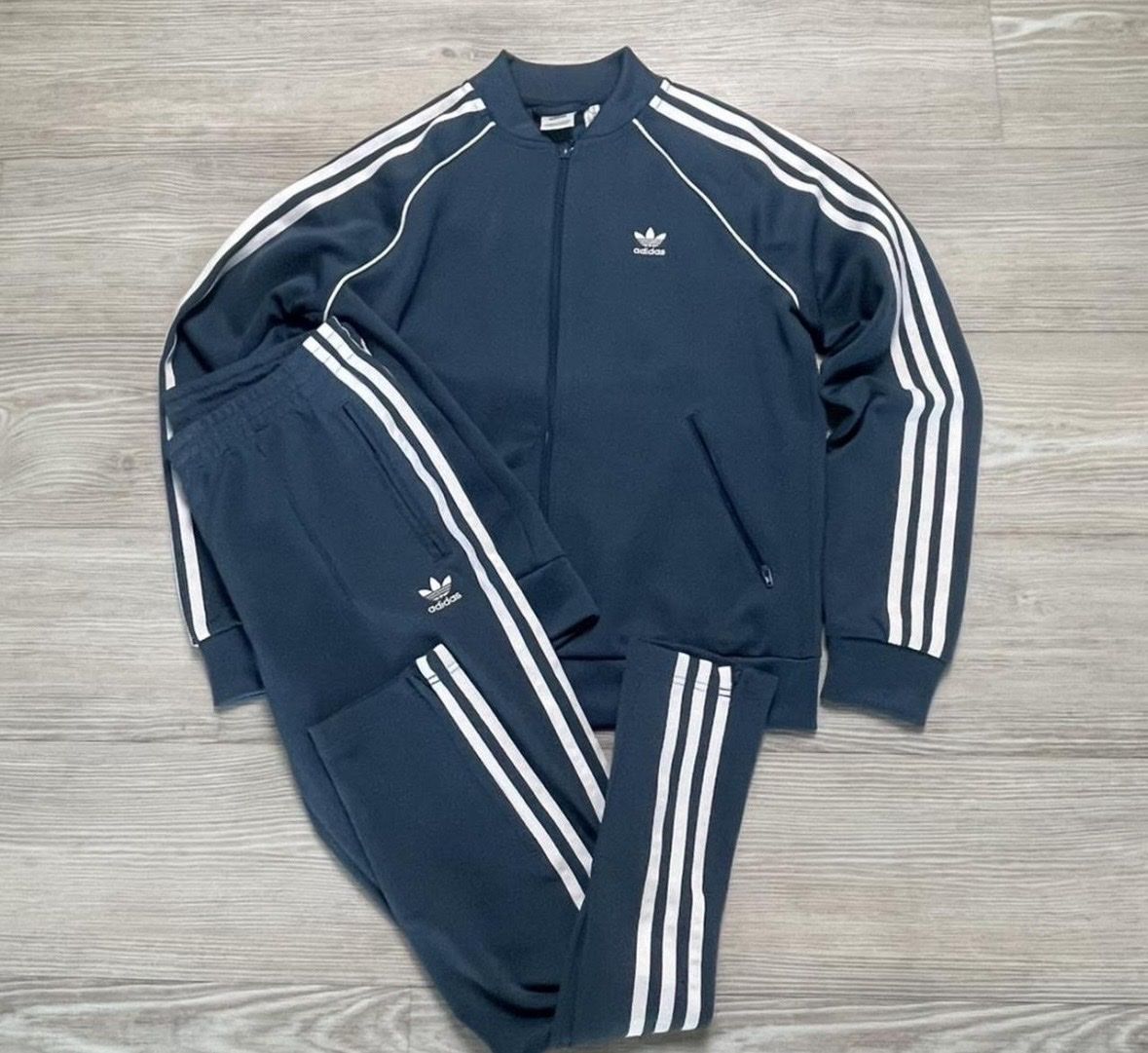 Adidas Tute: Adidas Trainingsanzug blau – Usato da St. Gallen venduto da liv_paulina 1