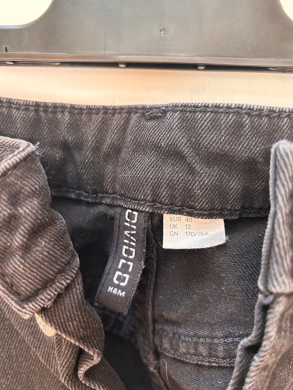 H&M Jeans: H&M Mom Jeans – D'occasion à Dättwil AG par fio_d76l 2