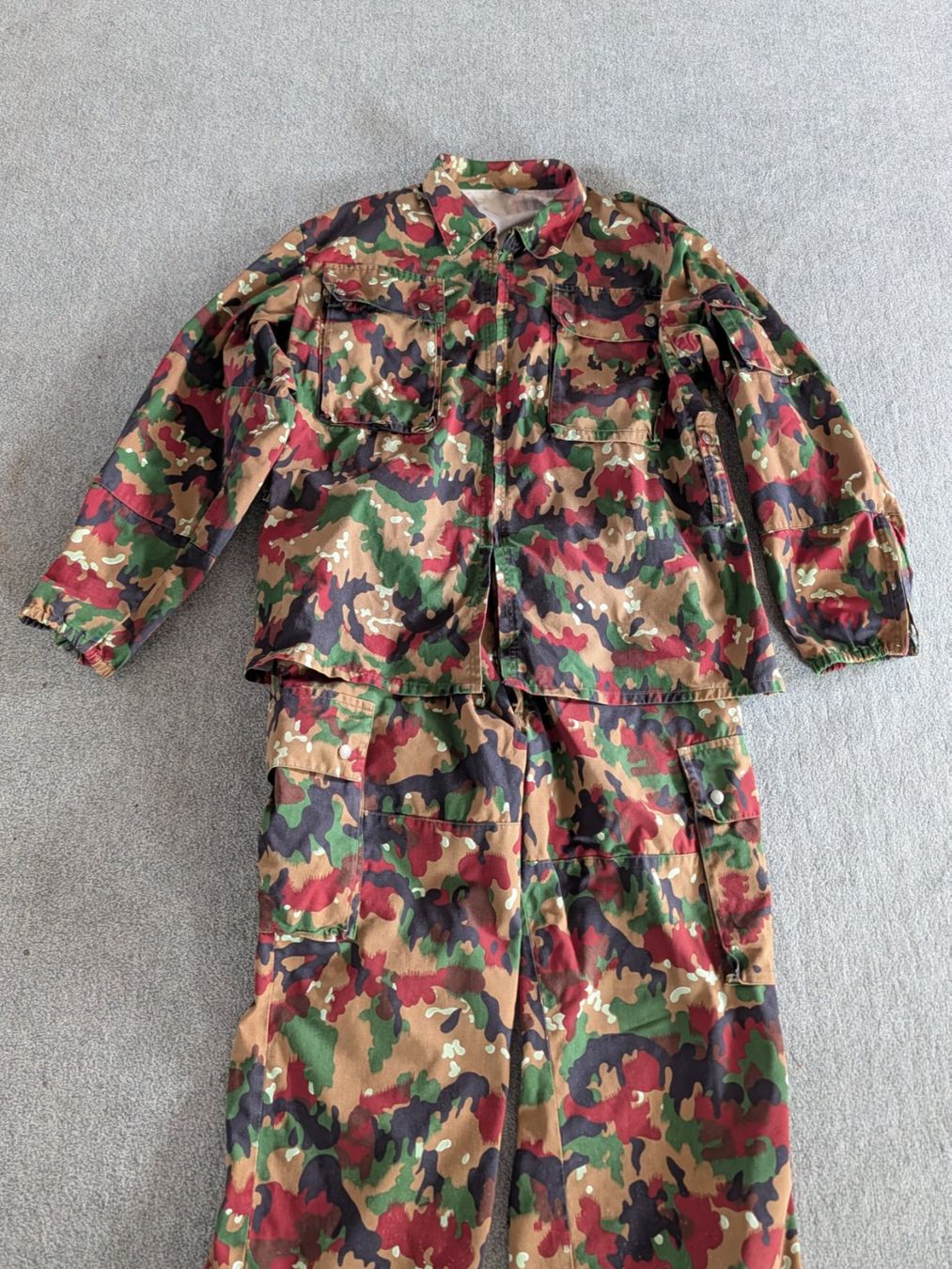 Schweizer Armee Uniformen: Schweizer Armee Camouflage Anzug - Grösse L – Gebraucht aus Herisau von apo_bxx7 1