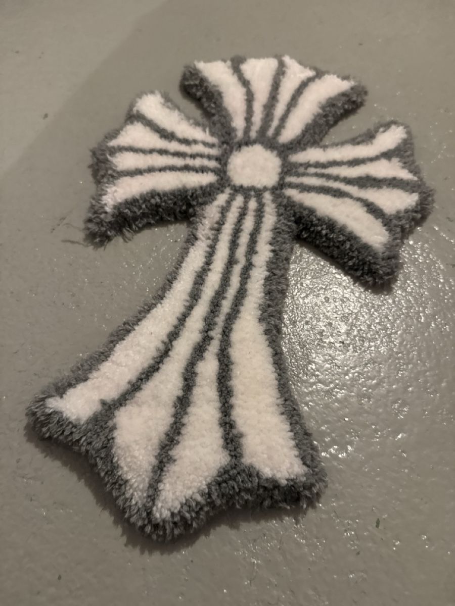 Tappeti: Chrome Hearts cross Rug Handmade – Usato da Münchenbuchsee venduto da Leda53 1