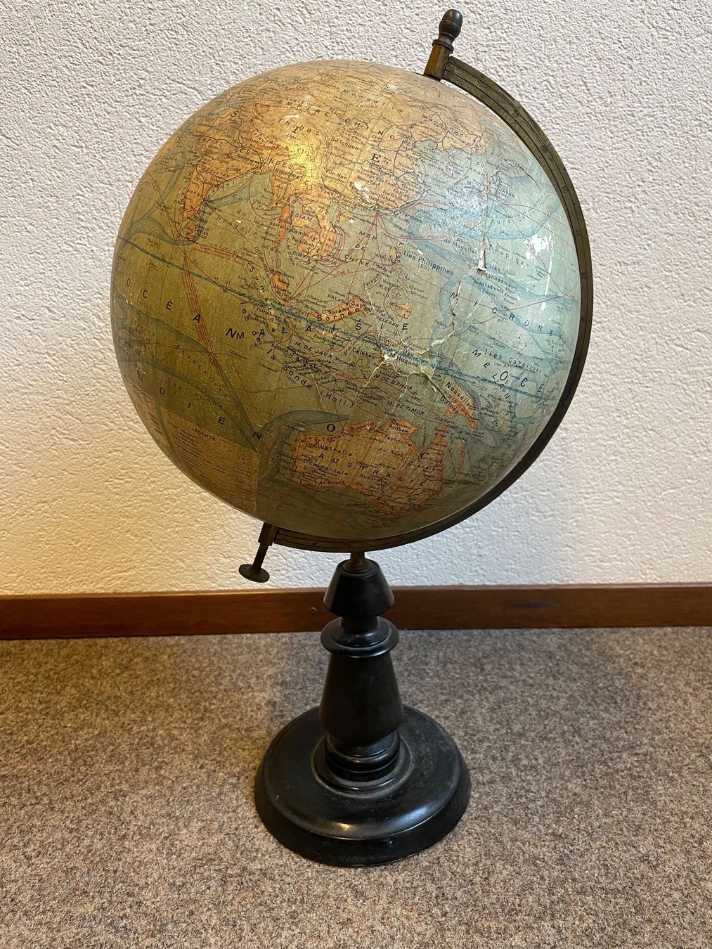 Altro in Decorazioni & Accessori: Globe terrestre J. Forest Paris, 1910-1915 – Usato da Le Landeron venduto da CharlieGilbert