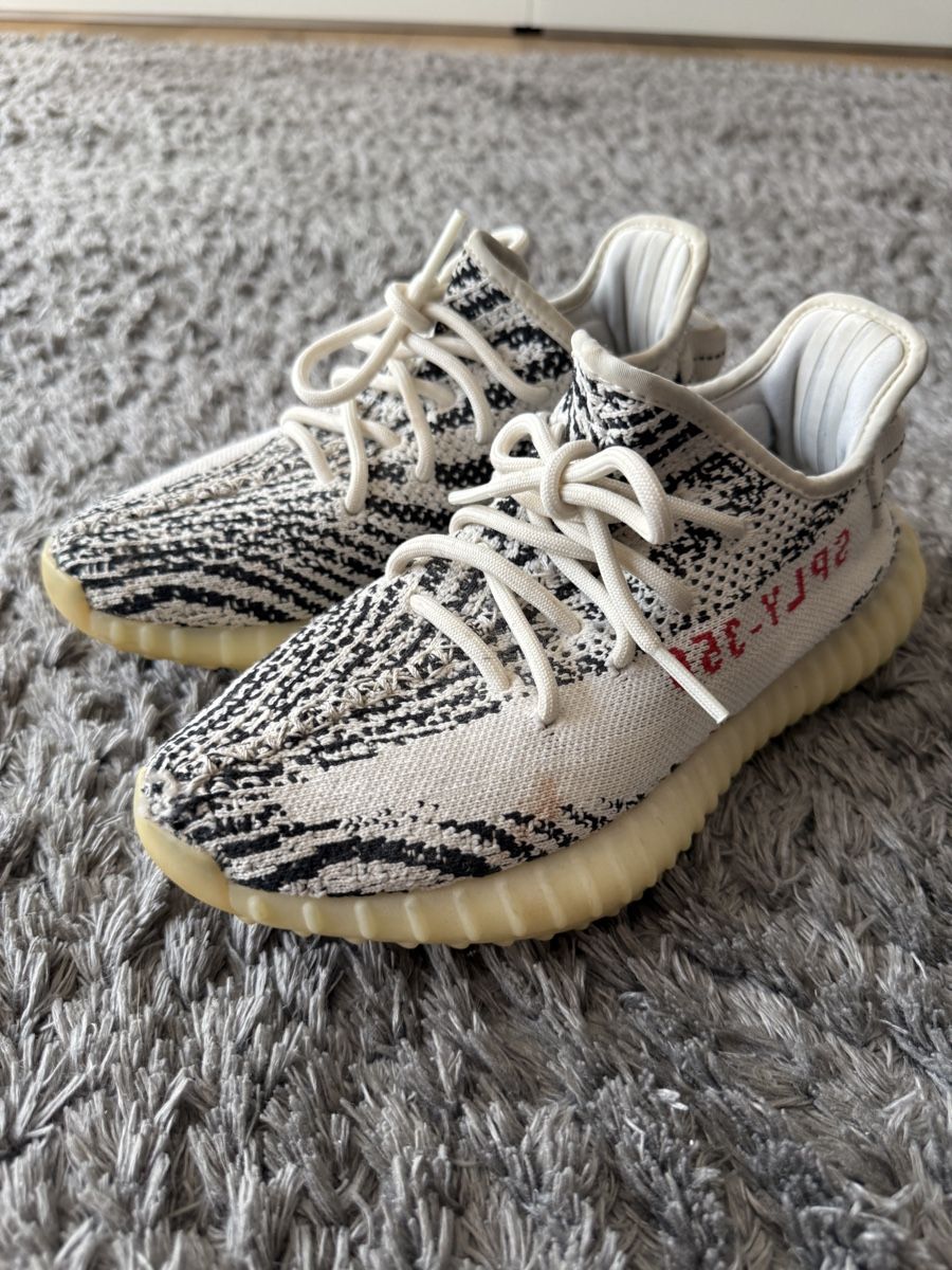 Adidas Herrenschuhe: Adidas Yeezys Zebra – Gebraucht aus Hochfelden von mat_m29w 1