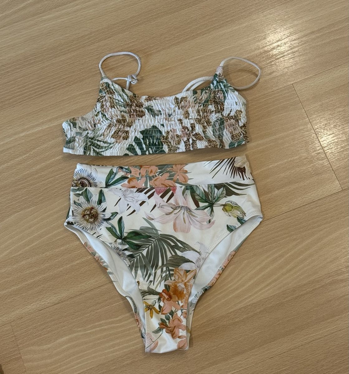 H&M Badekleider & Bikinis: H&M Bikini mit Blumenmuster  – Gebraucht aus Luzern von vqu_8gks