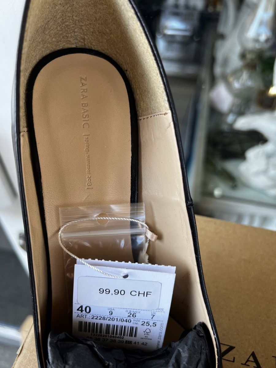 Scarpe da donna: Zara Basic Lederpumps, Schwarz, Gr. 40 - Neuwertig! – Nuovo (secondo la descrizione) da Winterthur venduto da gue_yf9d 1