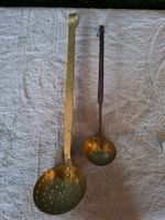 2 sehr alte Messing Schöpfkellen / Siebkellen - Vintage