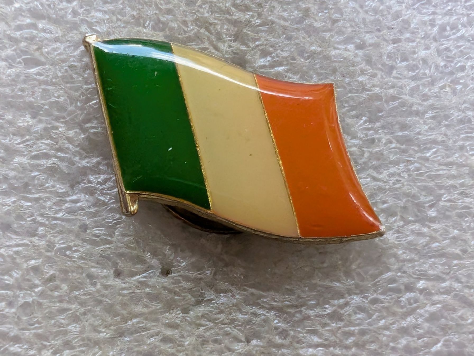 Plaquettes & Badges: Ansteckpin 199: Flagge Irland – D'occasion à Oppligen par Pin-Fall-Shop