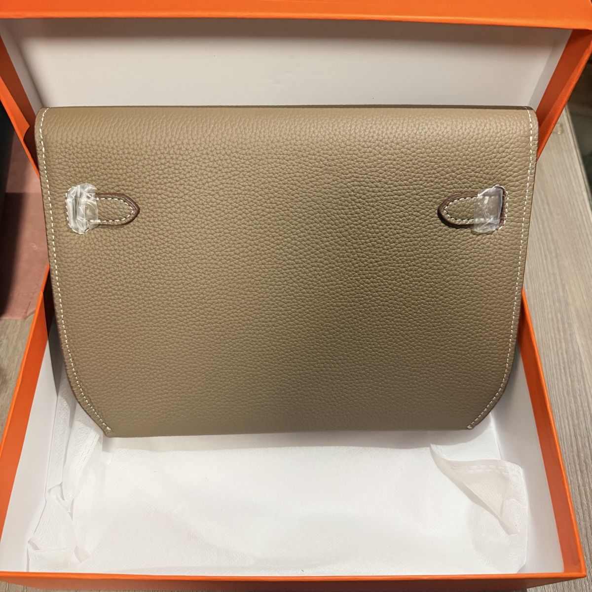 Borse: Pochette en cuire véritable beige – Nuovo e nell'imballaggio originale da Echallens venduto da Aleks_shop 1