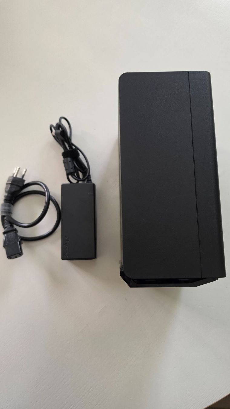 Synology PC: Synology DiskStation DS218 inkl. 8 TB Speicher – Usato da Menziken venduto da Columbus 4