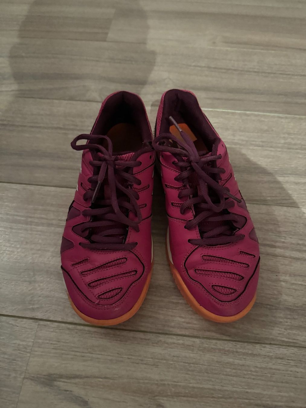 Asics Scarpe per ragazze: ASICS Turnschuhe Gr. 36 pink – Usato da Bonstetten venduto da VCLS 1