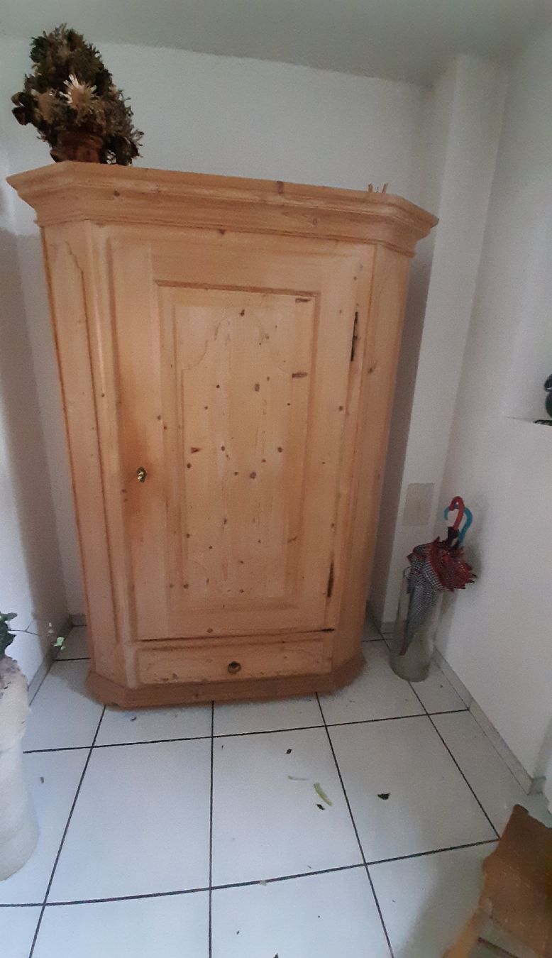 Armadi: Schrank – Nuovo (secondo la descrizione) da Metzerlen venduto da kwg_mh6g
