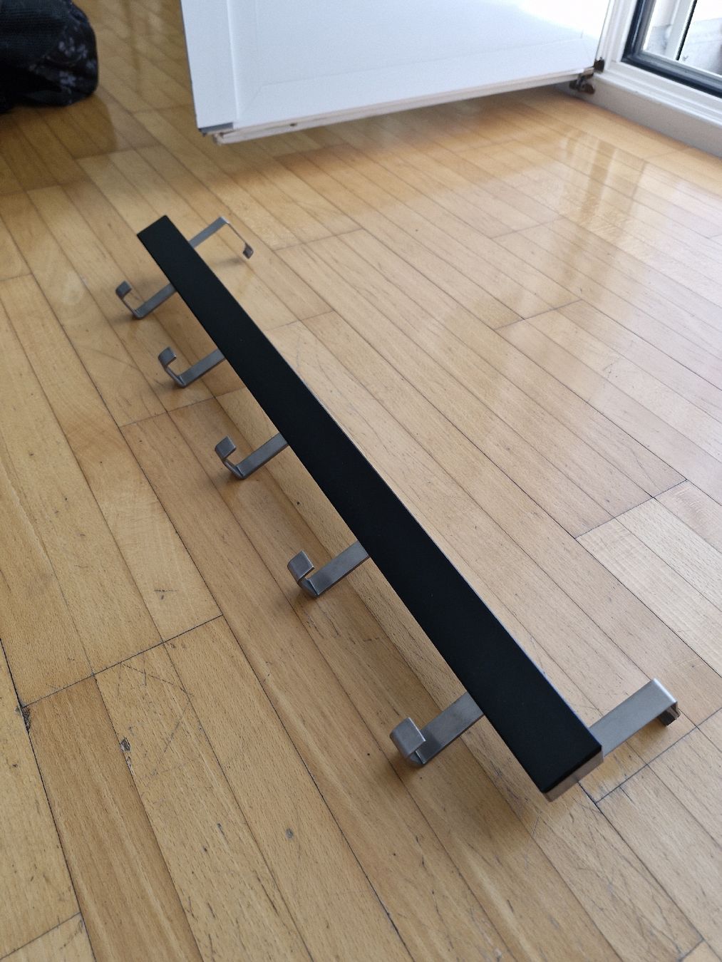 Ikea Appendiabiti: Modern Black & Silver 5 Hook Rack   – Nuovo (secondo la descrizione) da St. Gallen venduto da ash_htw6